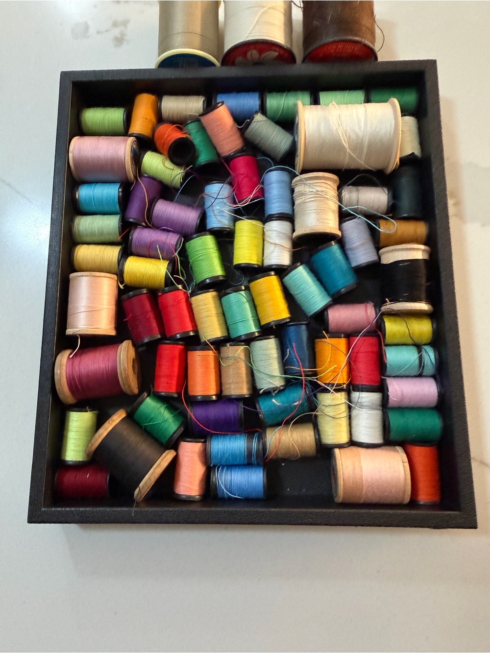 Colorful Sewing Thread Spool Bundle - Multicolor - Picture 4 of 6